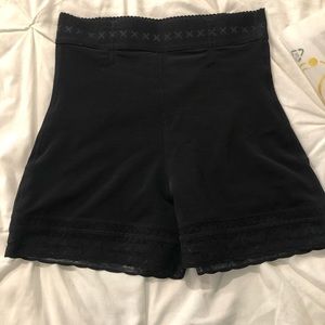 Compression Pantie with wire booty lift Colmbian